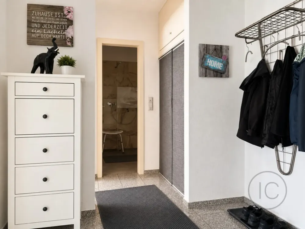 Bright and Well-Maintained 2-Room Apartment in Köln-Longerich