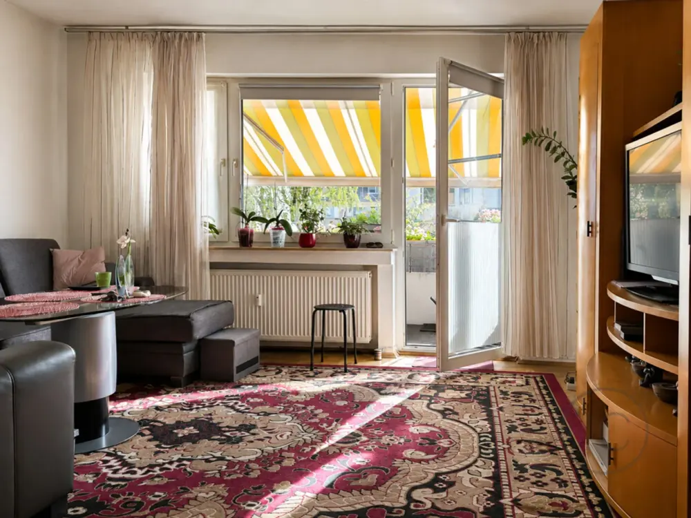Bright and Well-Maintained 2-Room Apartment in Köln-Longerich