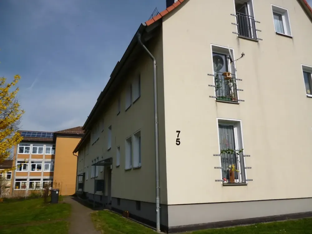 Praktisch geschnittene Dachgeschosswohnung mit zusätzlichem Kellerraum