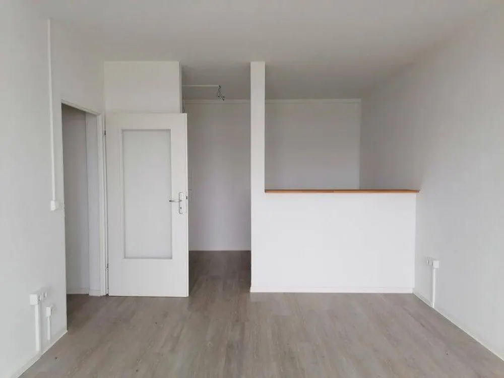 Beautiful living in this practical 2-room apartment with balcony and open kitchen