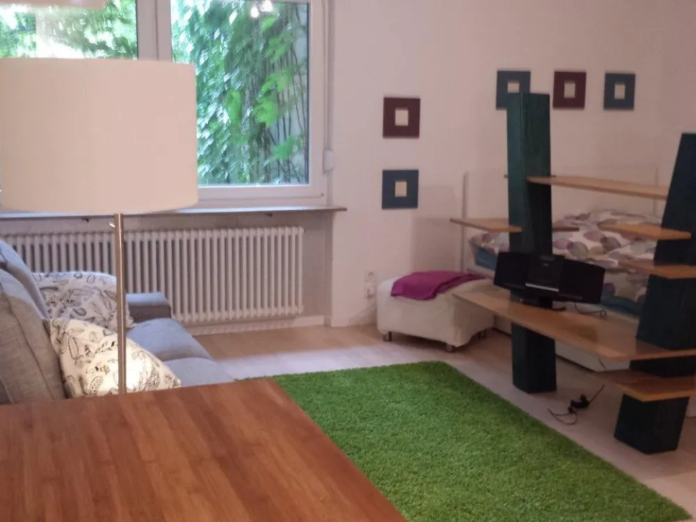 Ruhige, vollständig möblierte 1-Zimmer-Wohnung in Stuttgart-Süd