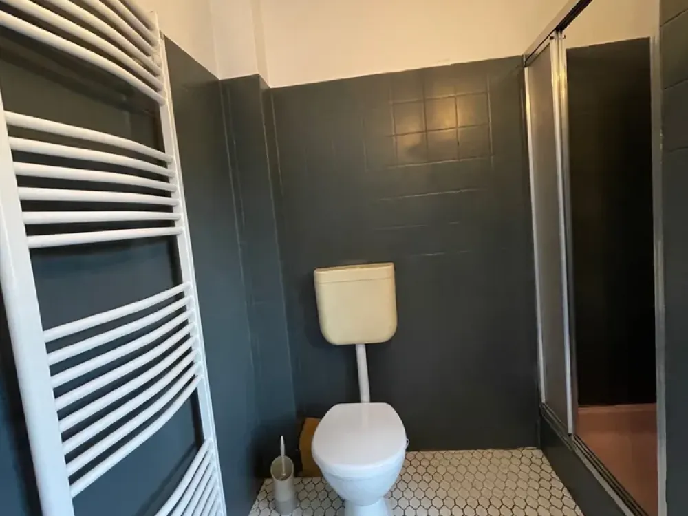 New Shared Apartment in a Terraced House: 18 m2 with Garden and Bar Cellar