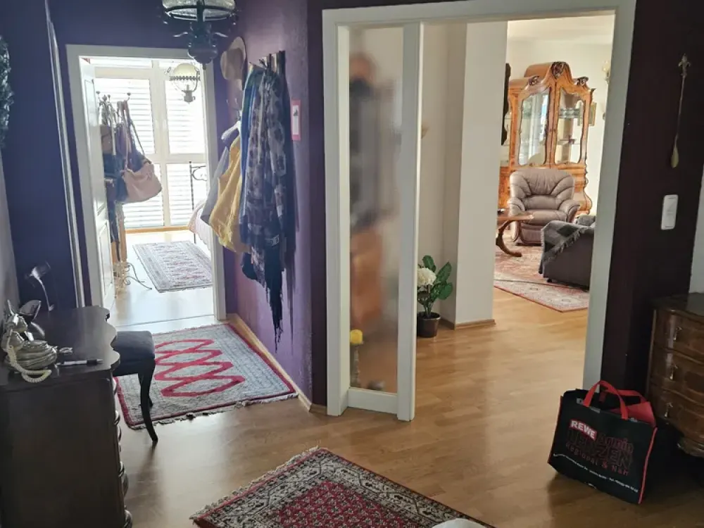 Exklusive 3-Zimmer-Wohnung mit gehobener Innenausstattung und großem Balkon in Brühl, 2 OG