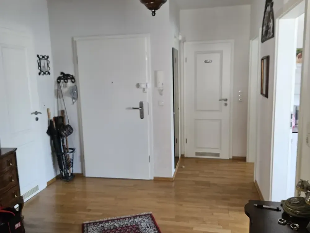 Exklusive 3-Zimmer-Wohnung mit gehobener Innenausstattung und großem Balkon in Brühl, 2 OG