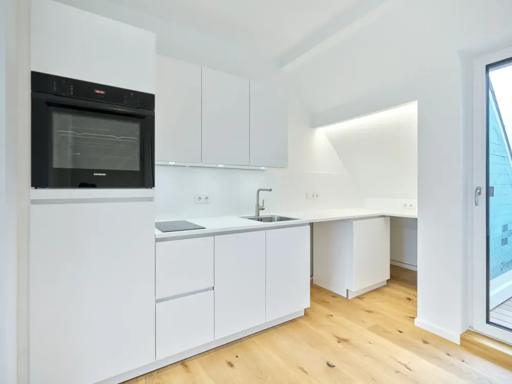 *Traumhafte Single-Dachwohnung mit exklusiver Ausstattung mitten im Westen*