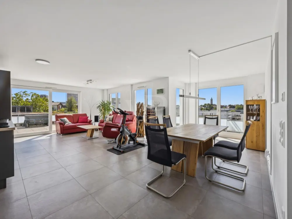 Junges Penthouse mit exklusiver Ausstattung und großem Aussenbereich