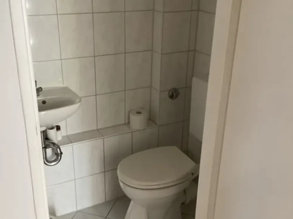 Spacious living at Ettlinger Tor: 4 rooms with balcony and elevator