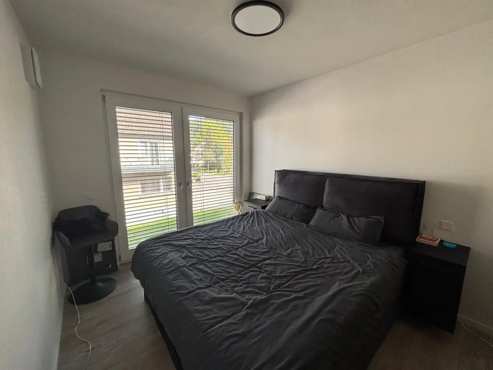 Successor Tenant Wanted - Built-in Furniture Takeover Required