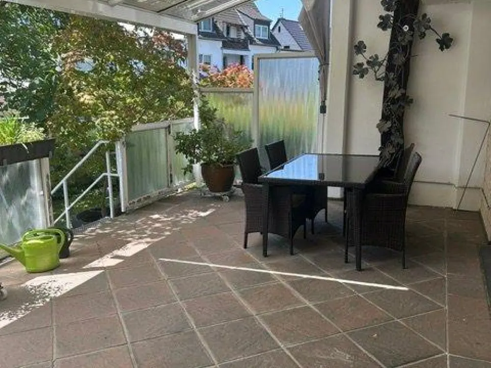 3 Zi.Wohnung, mit Garten, Terrassen, Wintergarten, Wohnkü., EBK