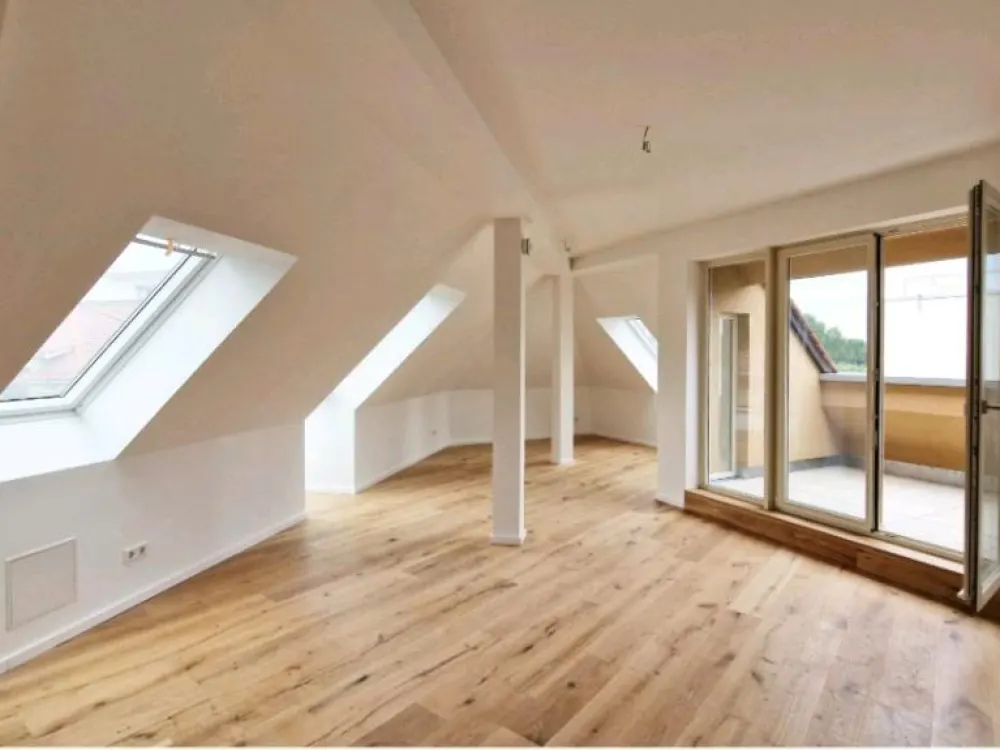 4 Zi. DG Wohnung in Schkeuditz mit Loggia - ab November