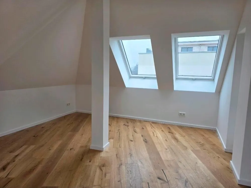 4 Zi. DG Wohnung in Schkeuditz mit Loggia - ab November