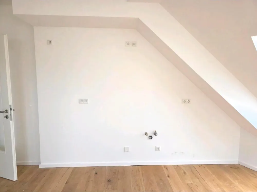 4 Zi. DG Wohnung in Schkeuditz mit Loggia - ab November
