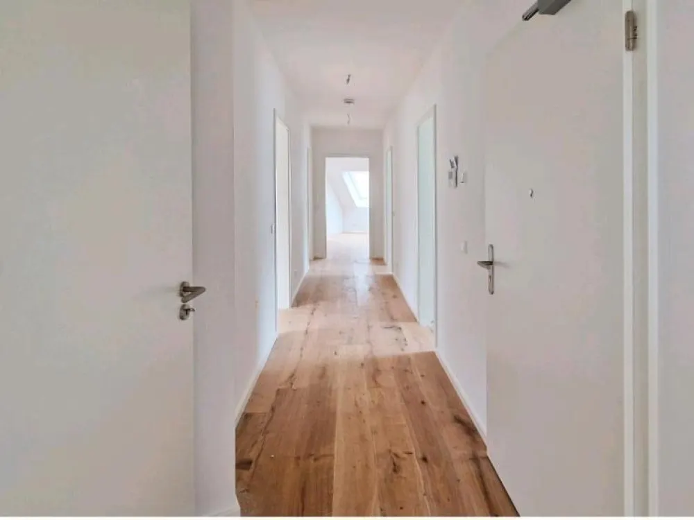 4 Zi. DG Wohnung in Schkeuditz mit Loggia - ab November