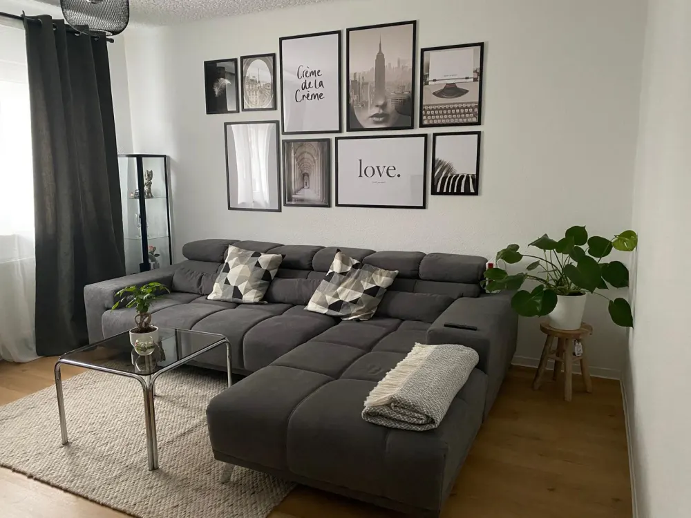 3ZKB Wohnung mit Einbauküche und Privatparkplatz