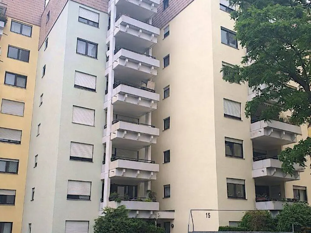 Helle 1 Zimmer Wohnung mit Balkon und Stellplatz