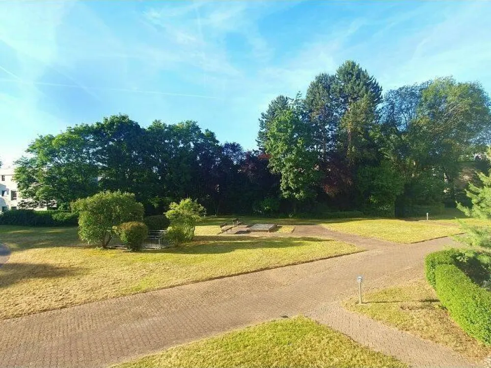 Helle 1 Zimmer Wohnung mit Balkon und Stellplatz