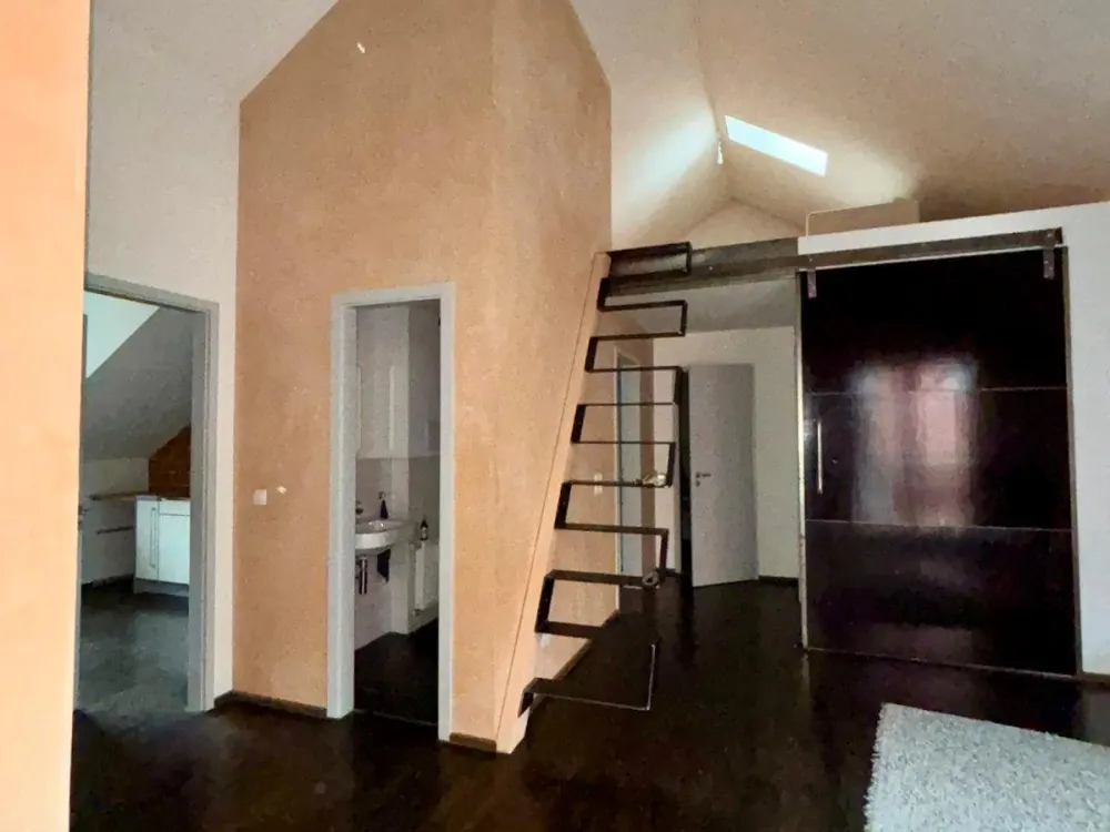 Besondere 3-Zimmer-Altbauwohnung m. großem Balkon Pirna Altstadt