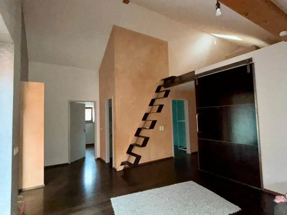 Besondere 3-Zimmer-Altbauwohnung m. großem Balkon Pirna Altstadt