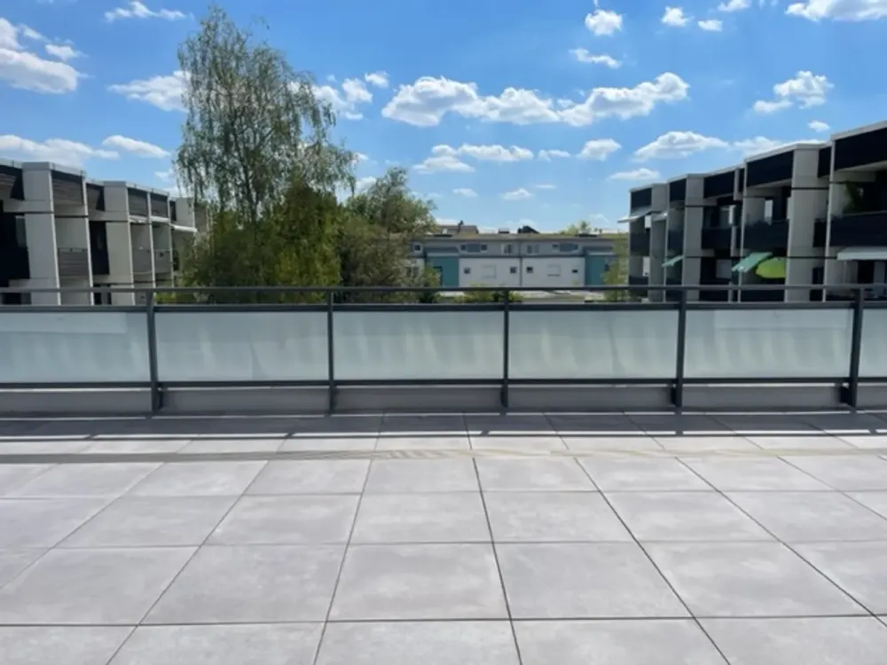 Exclusive 3-Room Penthouse with Large Roof Terrace in Unterhaching