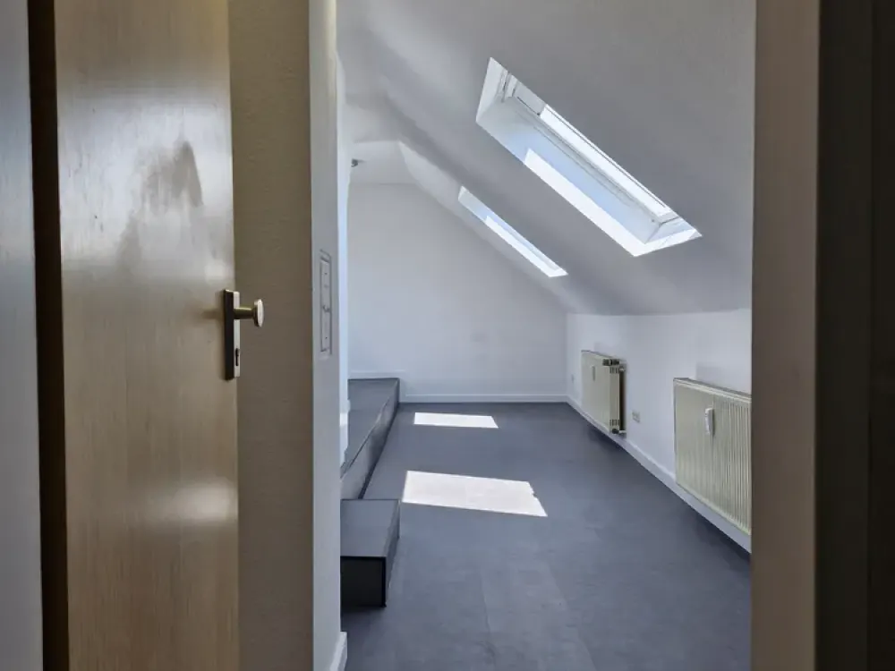 Nettes saniertes Dachgeschoss-Apartment (Provisionsfrei) im Zentrum von Düsseldorf