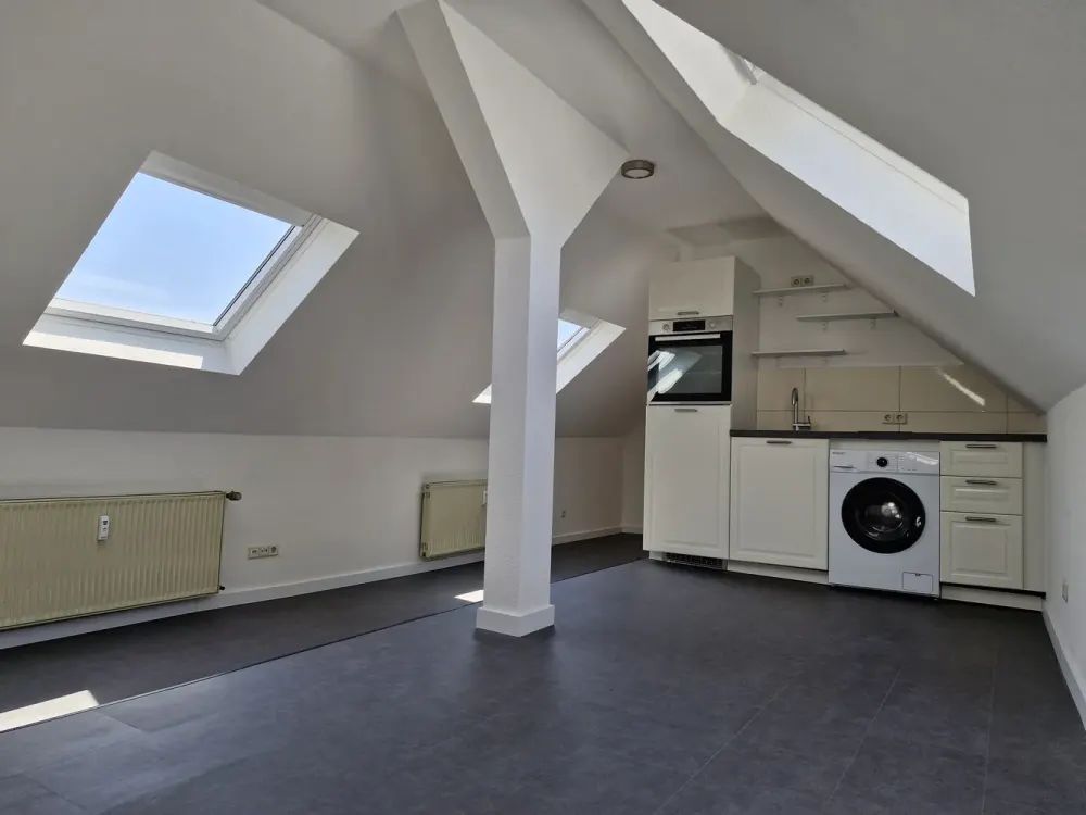 Nettes saniertes Dachgeschoss-Apartment (Provisionsfrei) im Zentrum von Düsseldorf