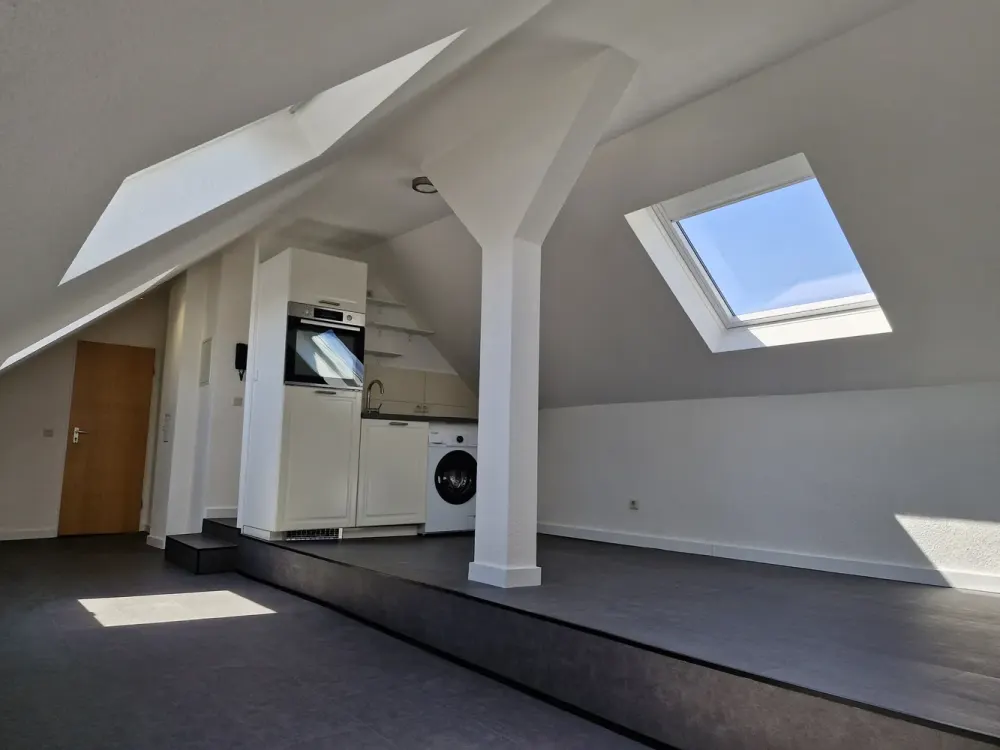 Nettes saniertes Dachgeschoss-Apartment (Provisionsfrei) im Zentrum von Düsseldorf