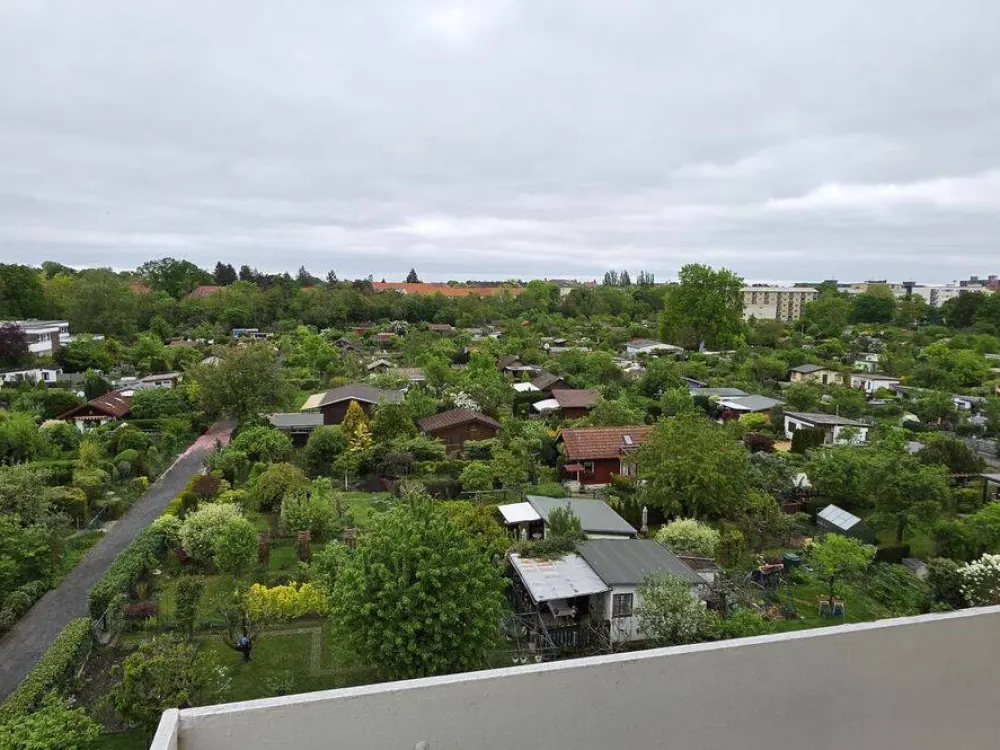 Nachmieter gesucht: ABSCHLAG 7.500 € & VORGANG BEACHTEN BITTE: Helle 1-Zimmer-Wohnung in Mariendorf (Balkon & Weitblick)