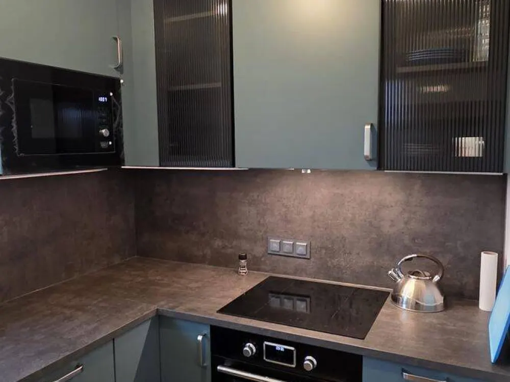 Nachmieter gesucht: ABSCHLAG 7.500 € & VORGANG BEACHTEN BITTE: Helle 1-Zimmer-Wohnung in Mariendorf (Balkon & Weitblick)