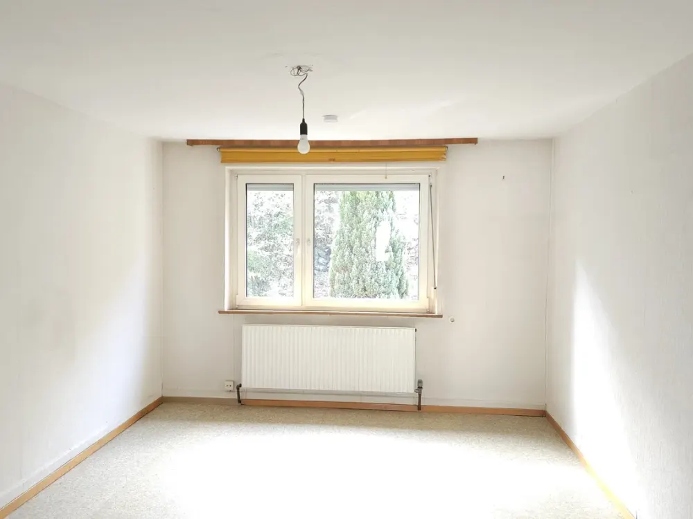 1 Year Fixed Term: Living in the West! Bright, Quiet 3-Room Apartment with Balcony and Garden