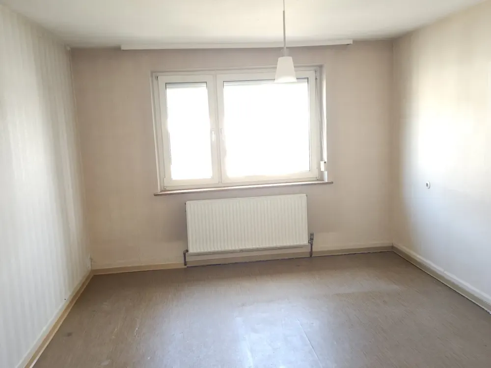 1 Year Fixed Term: Living in the West! Bright, Quiet 3-Room Apartment with Balcony and Garden
