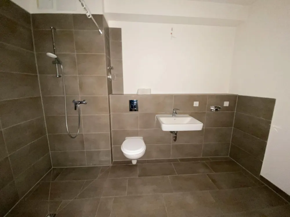 Helle 1-Zimmer-Wohnung mit Terrasse, barrierefreie Objektgestaltung, provisionsfrei
