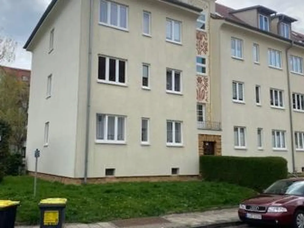 3-Room Apartment in Renovated Old Building of approx. 62m² with Balcony