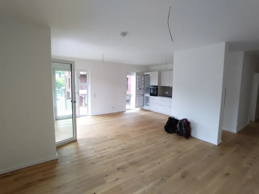 4 Zimmer Luxuswohnung an der Spree sucht Mieter auf Zeit auch WG geeignet
