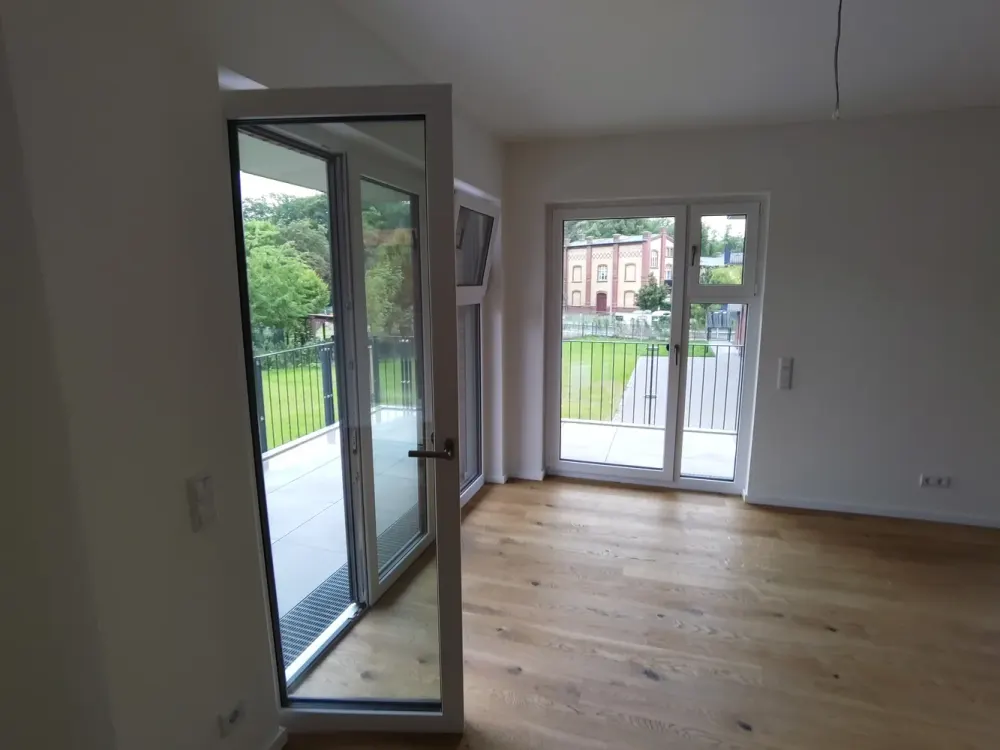 4 Zimmer Luxuswohnung an der Spree sucht Mieter auf Zeit auch WG geeignet
