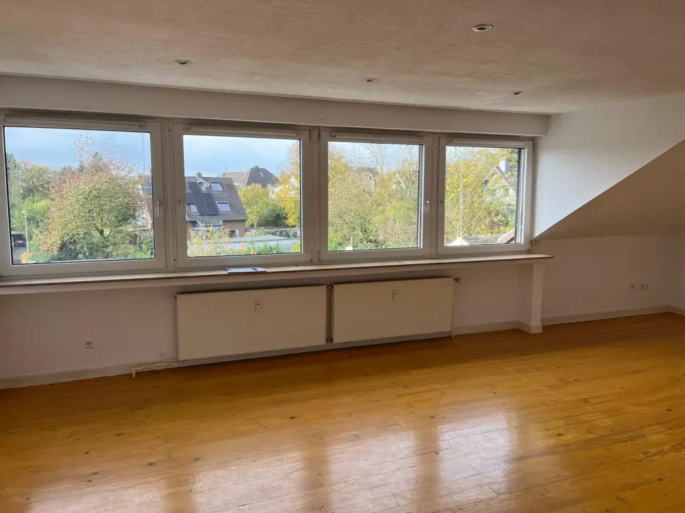Bright Attic Apartment with Garden View