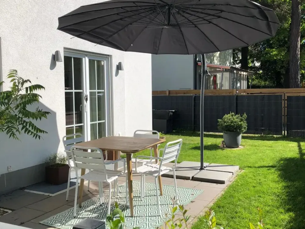 Helle und ruhig gelegene 5-Zimmer-EG-Wohnung mit kleinem Garten und EBK in Waldtrudering
