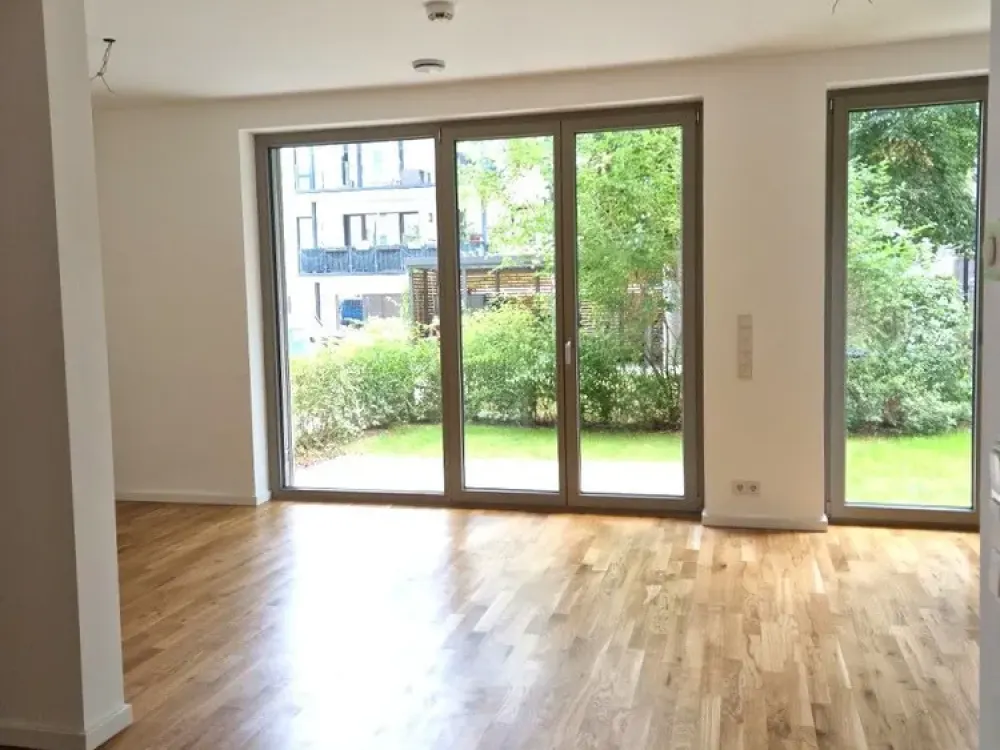 2-Raum-Wohnung mit Terrasse und Gartenanteil!