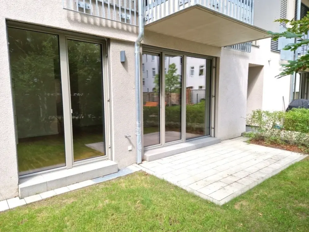 2-Raum-Wohnung mit Terrasse und Gartenanteil!