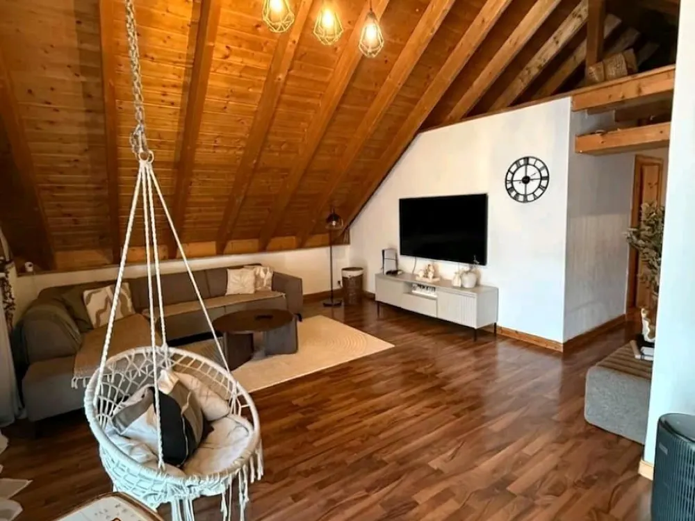 Attraktive und lichtdurchflutete 3-Zimmer-Dachgeschosswohnung