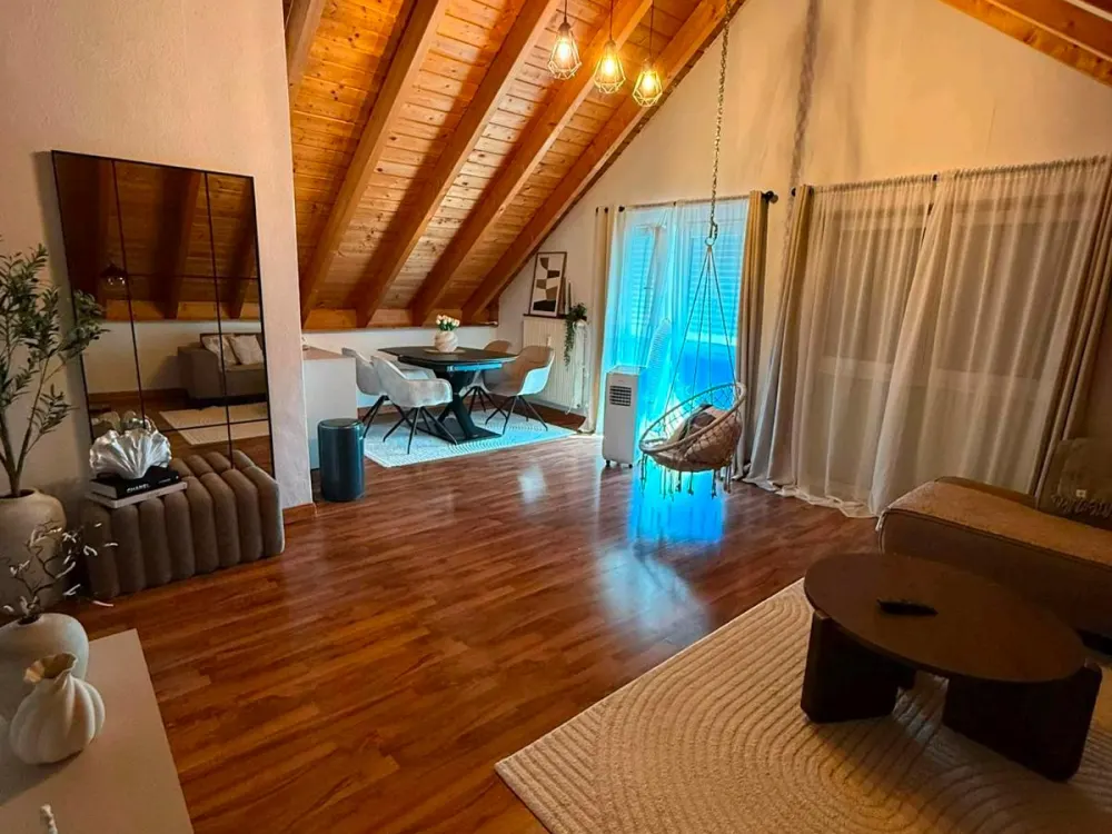 Attraktive und lichtdurchflutete 3-Zimmer-Dachgeschosswohnung