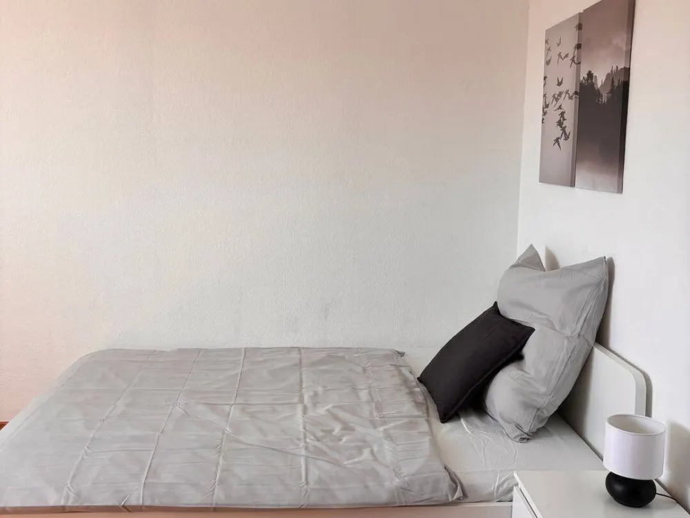 ?? Ein freies Zimmer in moderner 4er-WG - saniert, möbliert & bezugsfertig