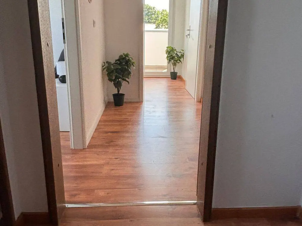 ?? Ein freies Zimmer in moderner 4er-WG - saniert, möbliert & bezugsfertig