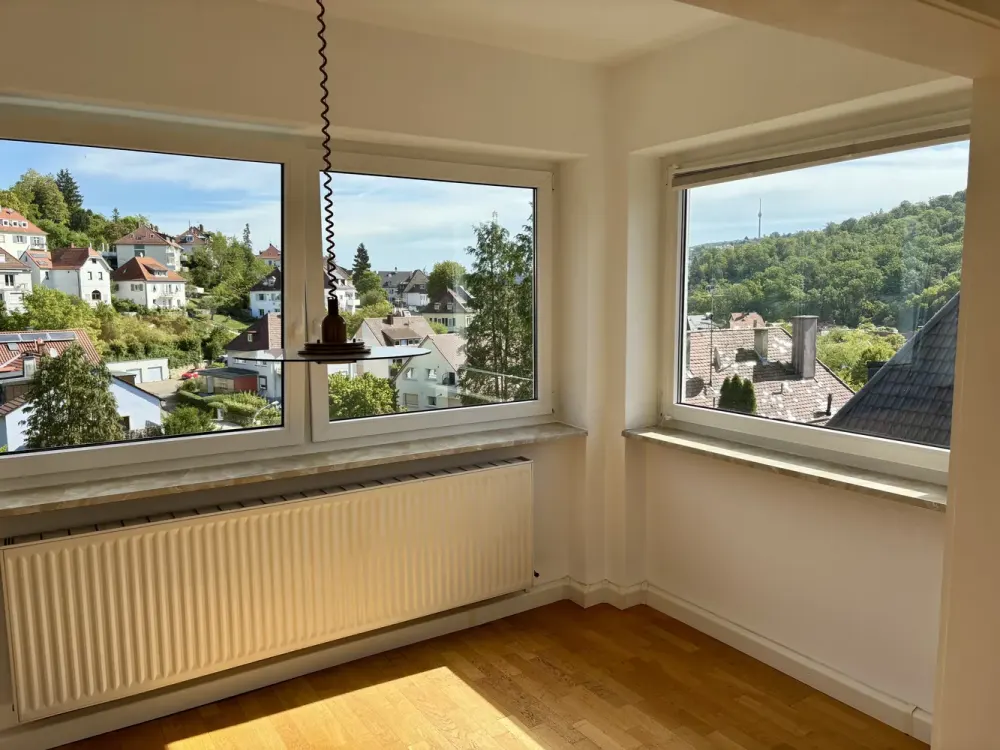 Sonnige 3-Zimmer-Wohnung mit Balkon und traumhafter Aussicht in Stuttgart-Süd
