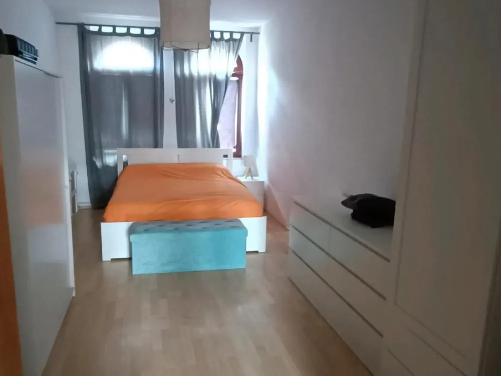 Möblierte 2-Zimmerwohnung mit EBK, Balkon und Aufzug in Top Lage!