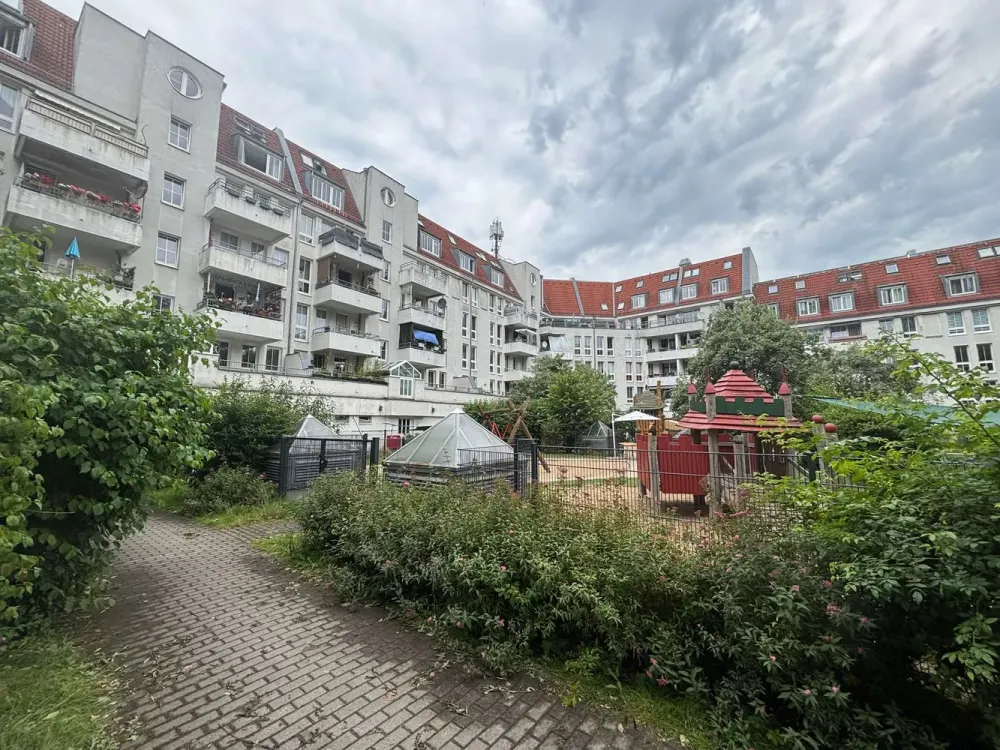 ** Sehr schöne 2 Zimmerwohnung mit EBK und Balkon in Wilhelmsruh **