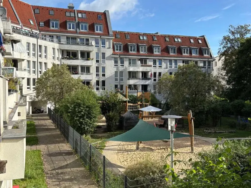 ** Sehr schöne 2 Zimmerwohnung mit EBK und Balkon in Wilhelmsruh **