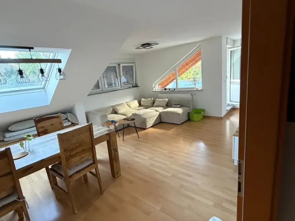 Helle 2-Zimmer Dachgeschosswohnung in Waiblingen