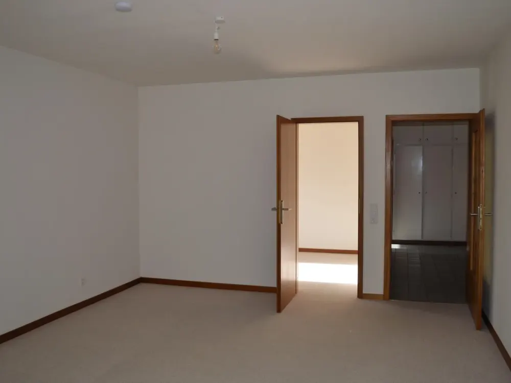 2,5 Zimmer, gut belichtet mit Balkon