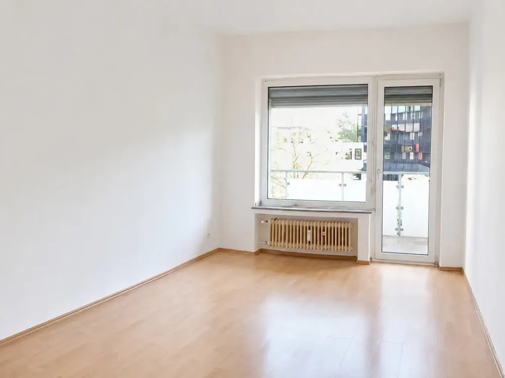 Spacious, bright 2-room apartment with balcony in the center of Dortmund