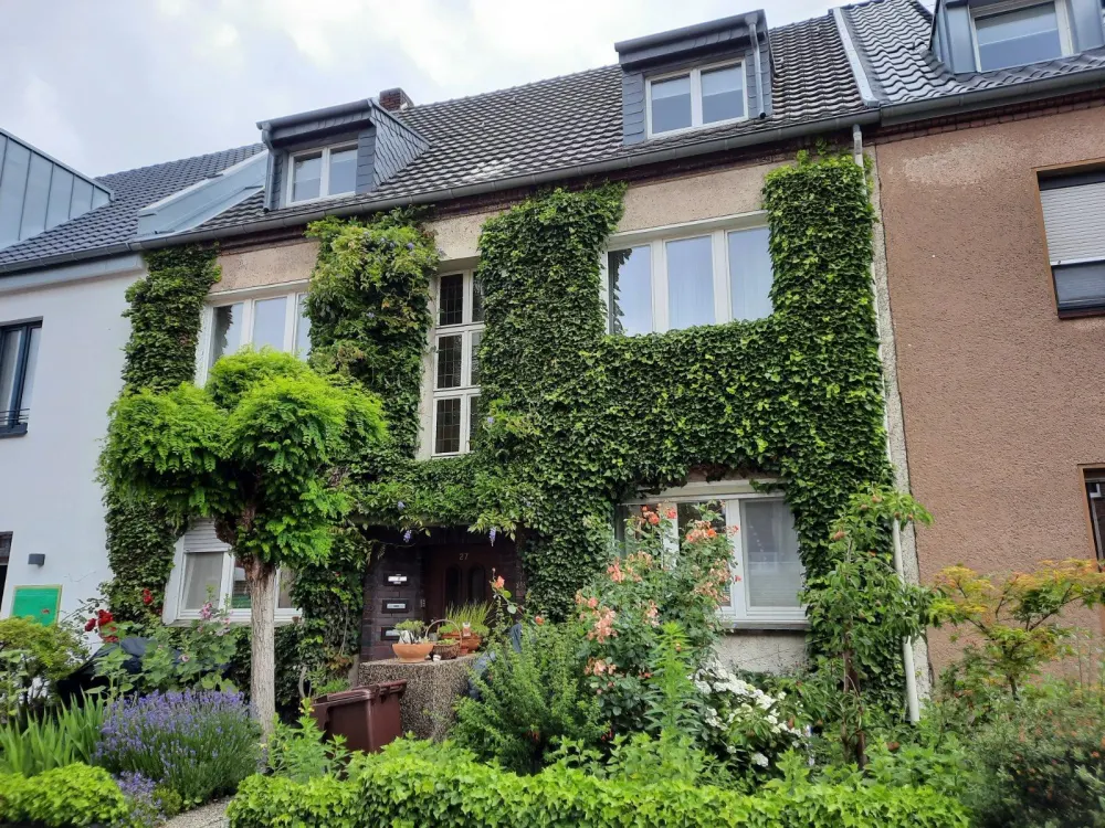 2-Zi. DG 71 m² Bilk | Balkon + Gartenblick | ruhig, langfristig